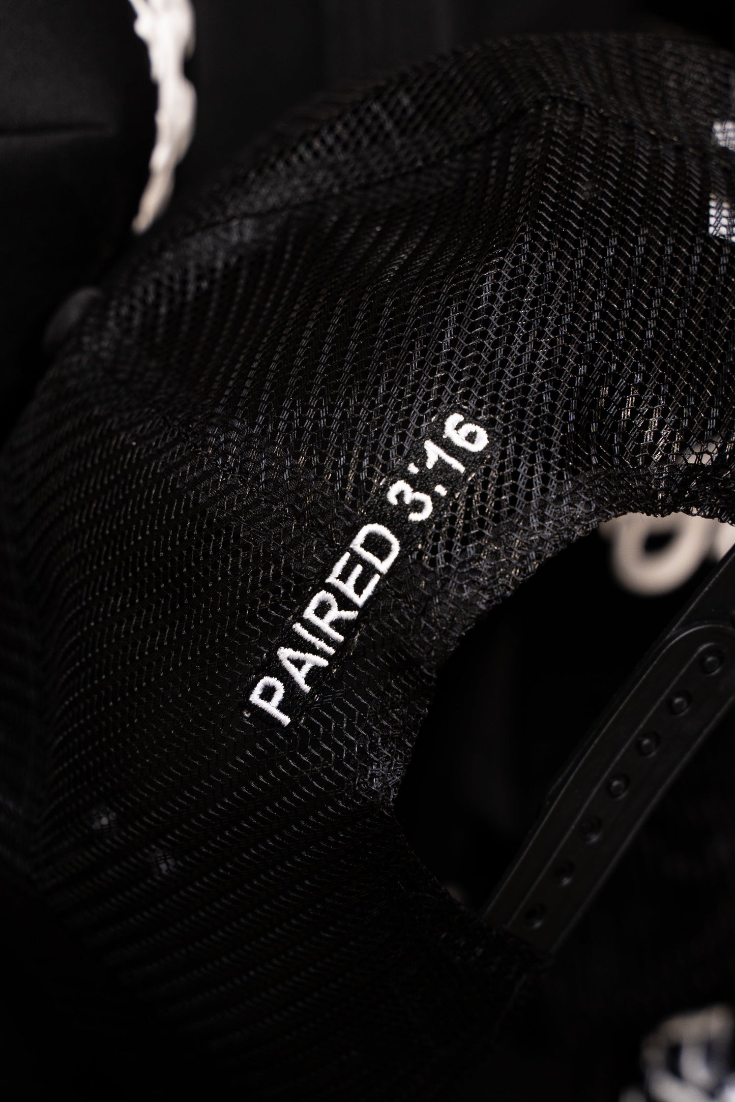 CONSTELLATION PUFF PRINT TRUCKER